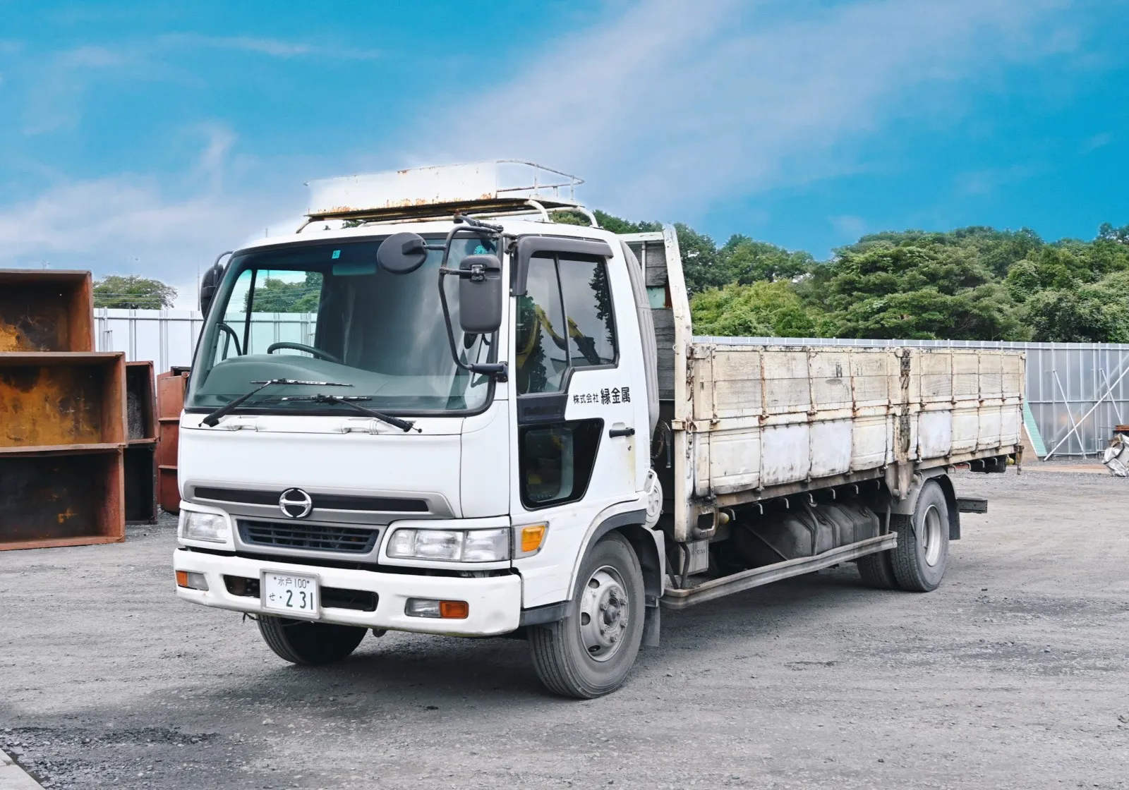 株式会社縁金属 縁金属 平トラック車4t